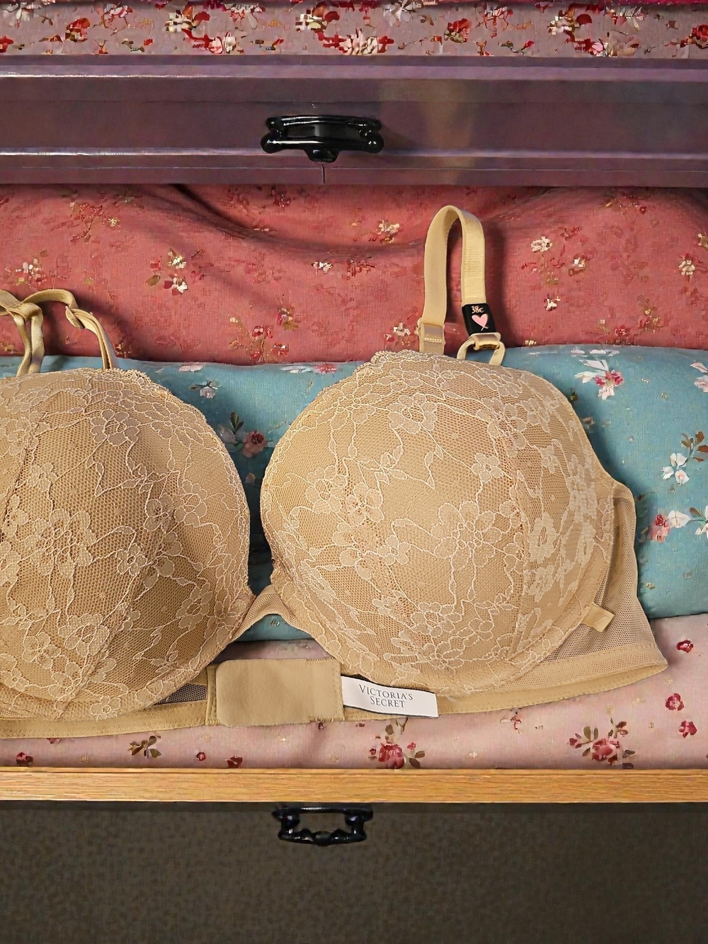 Victoria's Secret Tan Lace Push-Up Bra
